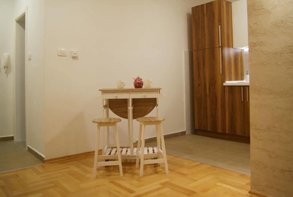 Smart Apartments Skopje Esterno foto